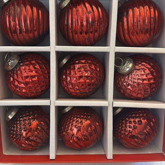 Martha Stewart Christmas Ornaments Set of 9 Red Ornaments - Picture 3 of 4